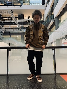 「AVIREX（アヴィレックス）のアイテム（その他トップス）」を使った、KARASAWAさん（メンズ・173cm）の秋コーディネート