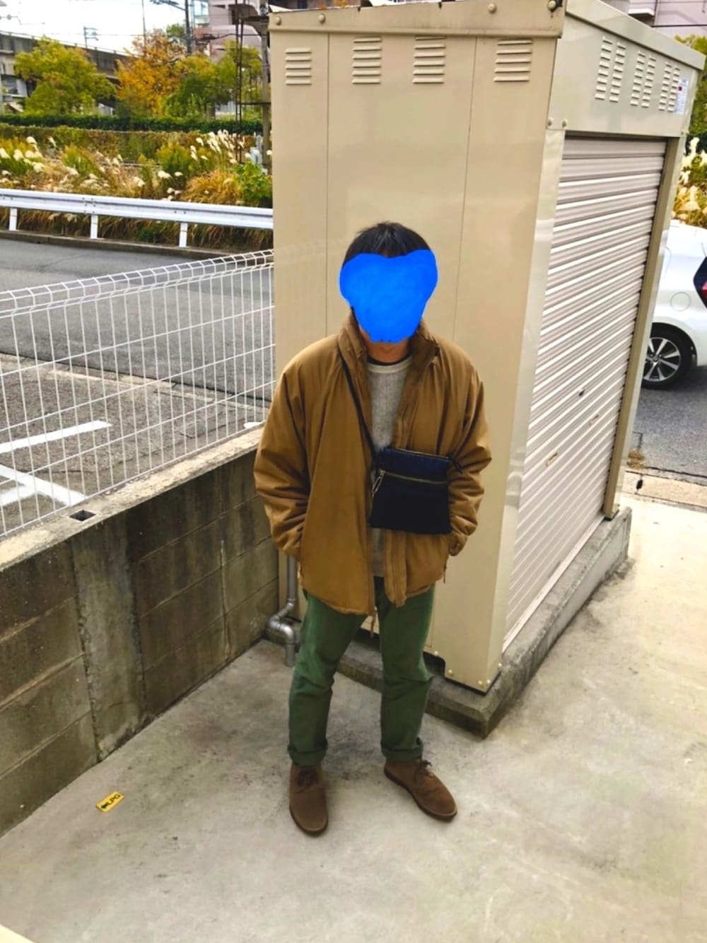 「冬コーデ、古着、ミリタリー、ECWCS、WILDTHINGS、level7、orslow、CAMINANDO、Champion」｜「古着のWILDTHINGS primaloft jacket coyote small/short（ミリタリージャケット、ブラウン系）」を使った、おさかなさんさん（メンズ・167cm）の秋コーディネートの1枚目の写真