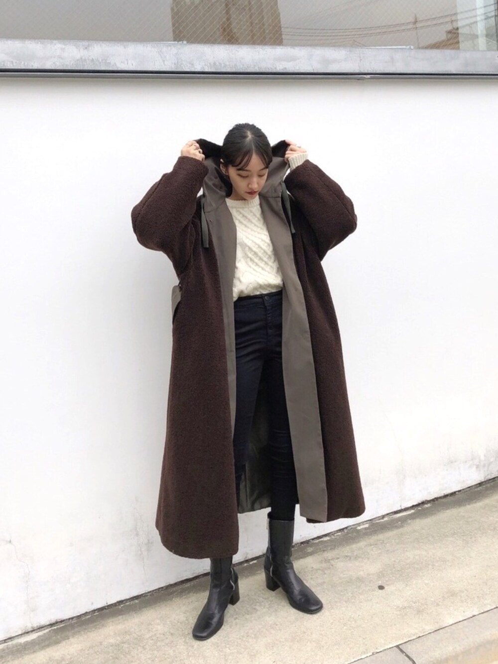 「CLANEのCABLE PUFF KNIT TOPS（ニット/セーター、ホワイト系）」を使った、梅本 絵理さん（レディース・158cm）の秋コーディネートの1枚目の写真