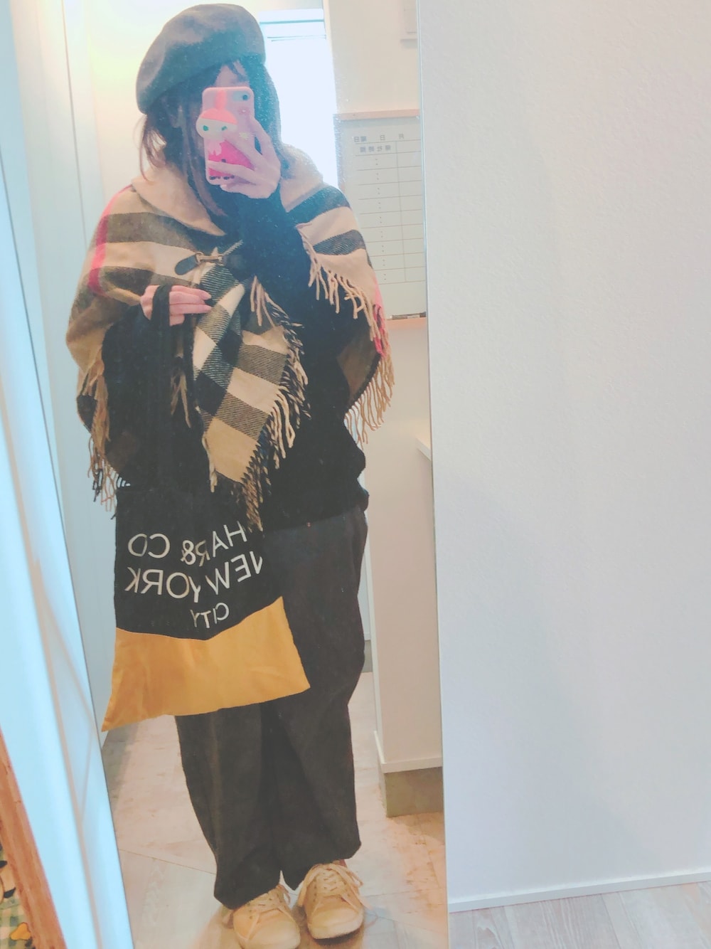 「オトナ女子、ラクチンコーデ、ニット、冬、ベレー帽、MHL.、きれいめカジュアル、オシャレウォーカー」｜「MHL.のROUGH WOOL HEMP（ニット/セーター、ブラック系）」を使った、pokoさん（レディース・161cm）の冬コーディネートの1枚目の写真