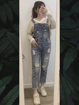 「休闲」｜「アイテム（サロペット/オーバーオール）」を使った、江川织奈さん（レディース・160cm）の秋コーディネート