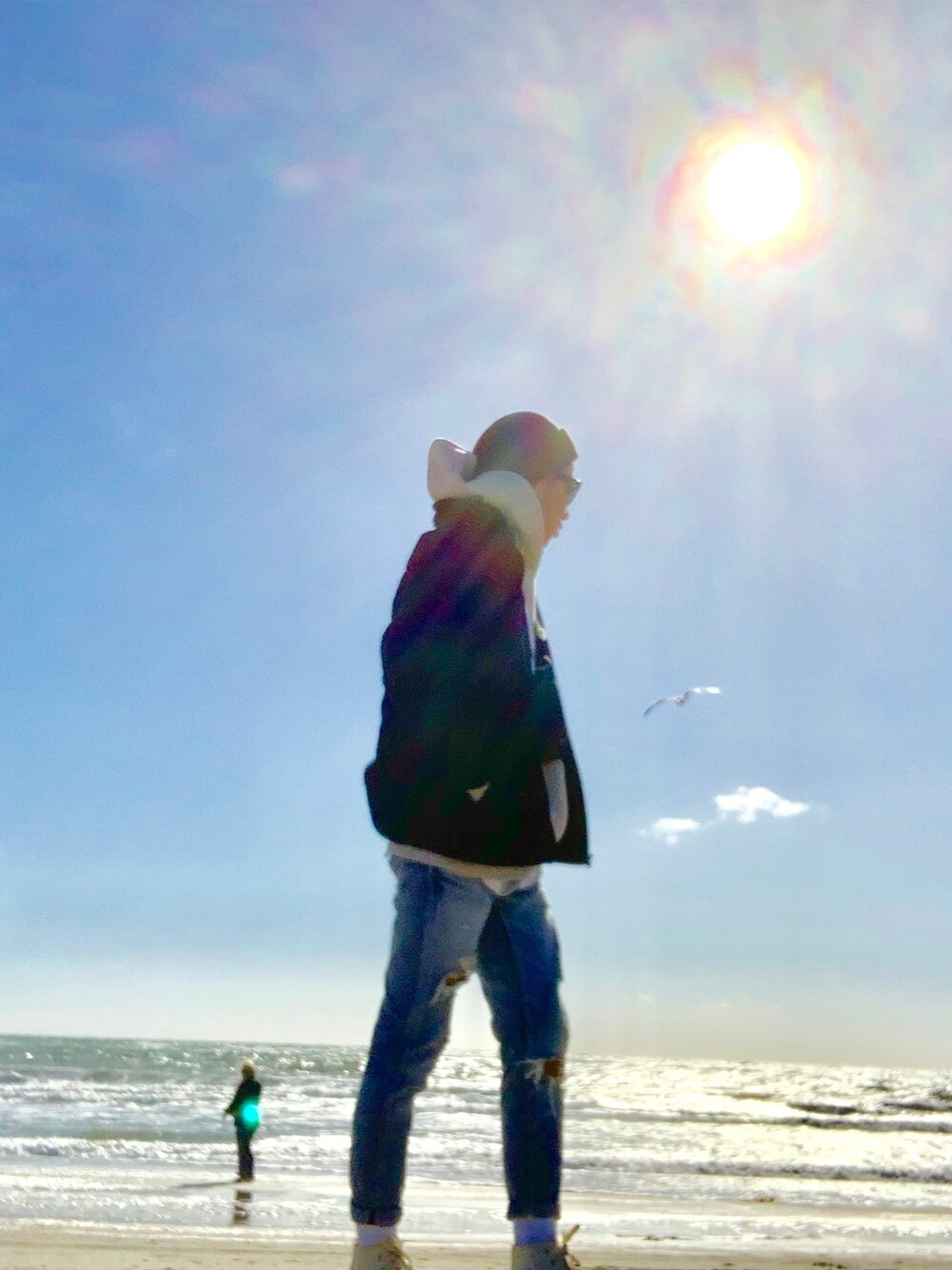 「Los Angeles、Santa Monica Beach、VENICE BEACH」｜「H&Mのアイテム（帽子、ブラック系）」を使った、tashikunさん（メンズ・163cm）の春コーディネートの1枚目の写真