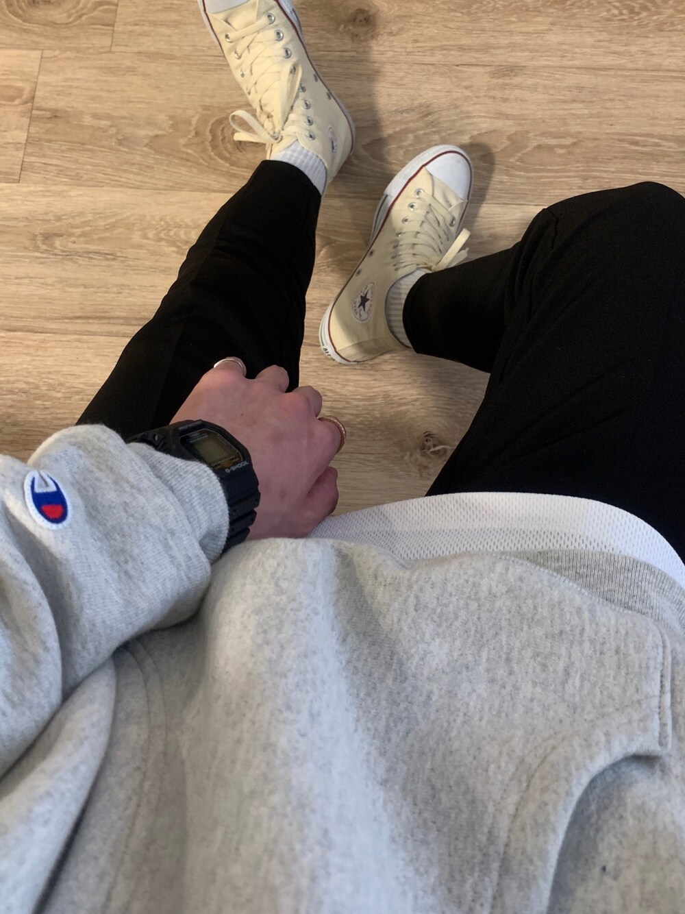 「おしゃれさんと繋がりたい、カジュアルコーデ、スニーカーコーデ、GU、プチプラ」｜「CONVERSEの【CONVERSE】ALLSTAR　HIGH CUT SNEAKERS（スニーカー、ベージュ系）」を使った、tashikunさん（メンズ・163cm）の春コーディネートの1枚目の写真