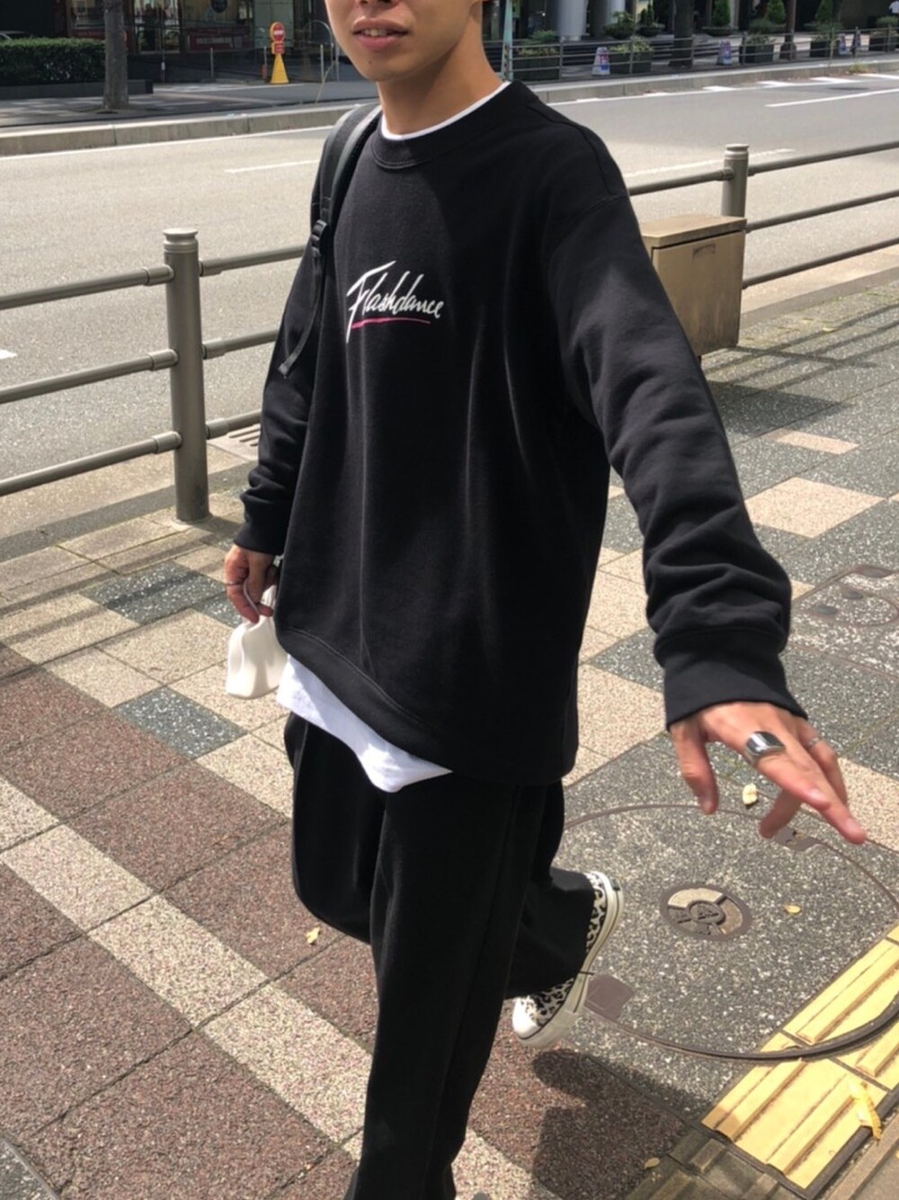 「今日のコーデ、秋服、ビッグシルエット、ラフ、ワイドパンツ、低身長、ストリート、プチプラコーデ」｜「UNIQLOのアイテム（スウェット、ブラック系）」を使った、tashikunさん（メンズ・163cm）の秋コーディネートの1枚目の写真