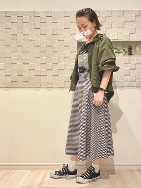 「CONVERSE（コンバース）のCONVERSE コンバース オール スター オックス / ALL STAR OX(BLACK) 32160321（スニーカー）」を使った、𝔸𝕐 𝕞𝕠𝕞さん（レディース・151cm・30代）の春コーディネート