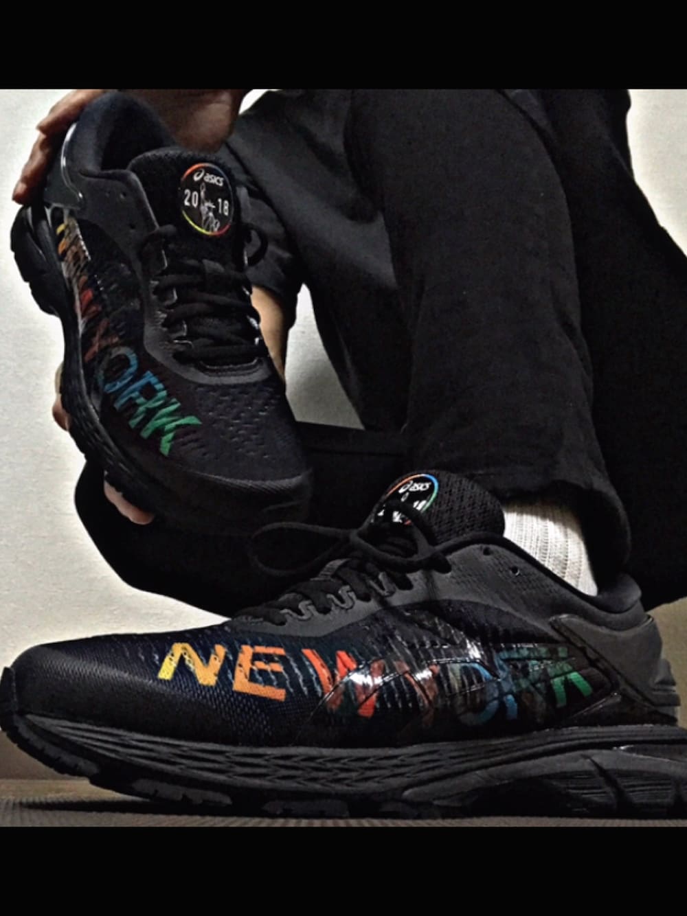 「asics、gelkayano、asicsgelkayano25nyc、アシックス、ゲルカヤノ、オシャレな撮り方を教えてほしいさんと繋がりたい」｜「ASICSのアイテム（スニーカー、ブラック系）」を使った、ryoさん（メンズ・179cm）の夏コーディネートの1枚目の写真