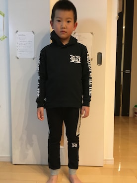 「G.O.A.T（ゴート）のアイテム（パンツ）」を使った、CIRCLE.Fさん（キッズ・128cm）の秋コーディネート