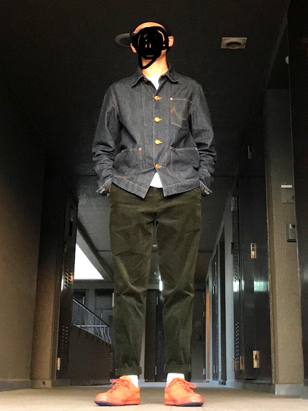 TRUE RELIGIONのデニムジャケットを使った人気ファッション