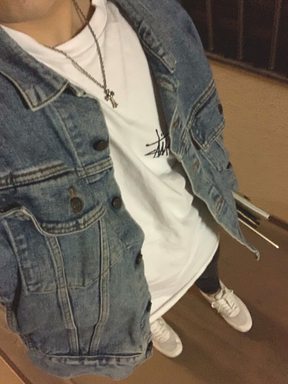 「ビックシルエット、ストリート、ストリートMIX、デニムジャケット、クロムハーツ、秋コーデ、おしゃれさんと繋がりたい、stussy、黒、スキニー」｜「古着のアイテム（デニムジャケット、ブルー系）」を使った、デニーロさん（メンズ・168cm）の秋コーディネートの1枚目の写真