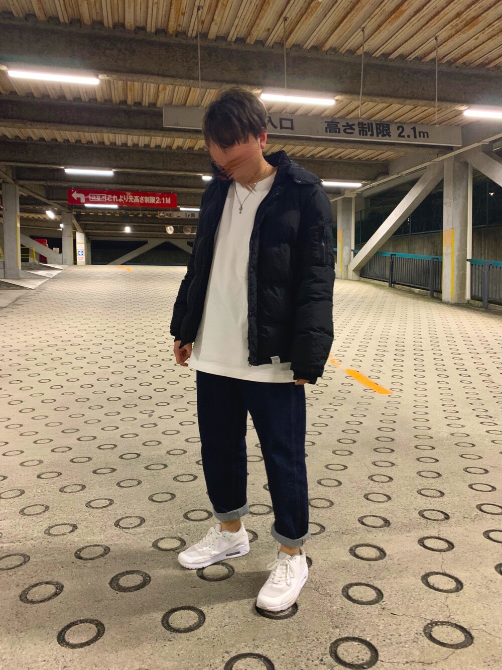 「ワイドデニム、エアマックス、ユニクロユー、お洒落さんとつながりたい、シンプル、冬コーデ、プチプラ、白スニーカー、モノトーン、UNIQLO」｜「NIKEのNIKE AIR MAX 90 ULTRA 2.0 ESSENTIAL【SP】（スニーカー、ホワイト系）」を使った、デニーロさん（メンズ・168cm）の冬コーディネートの1枚目の写真