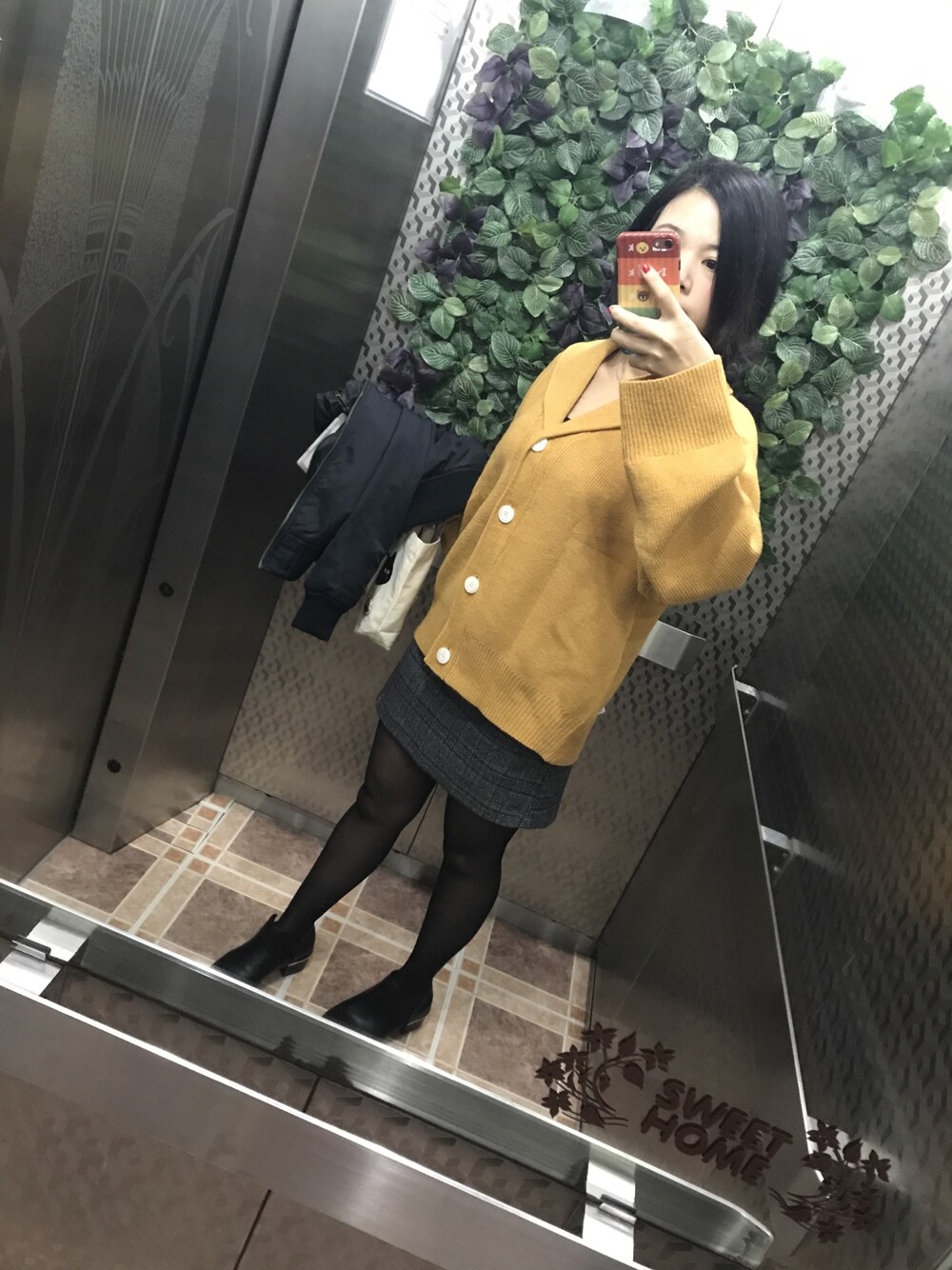 「150cm」｜「MEIER.Qのアイテム（ニット/セーター、イエロー系）」を使った、peitrytryさん（レディース・153cm）の冬コーディネートの1枚目の写真