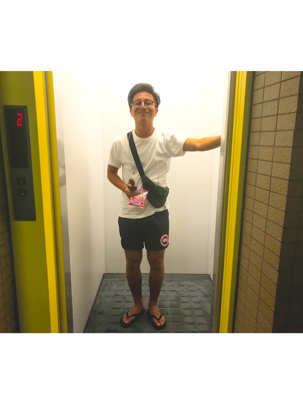 「CANADA GOOSEのアイテム（その他パンツ、ブルー系）」を使った、ŦÄĨḾÜさん（メンズ・170cm）の秋コーディネートの1枚目の写真