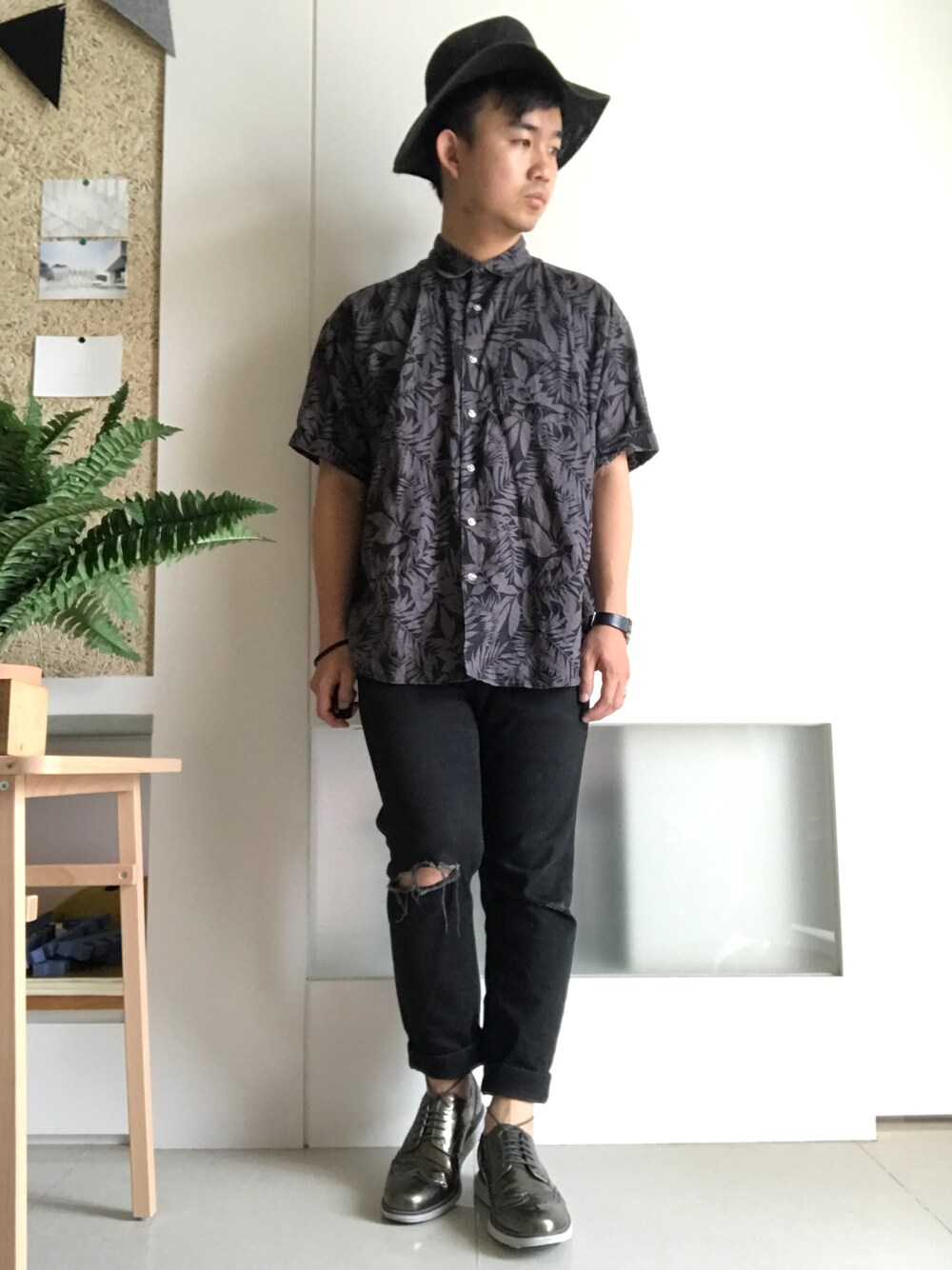 「summer」｜「RAGEBLUEのアイテム（シャツ/ブラウス、グレー系）」を使った、林宜弘さん（メンズ・165cm）の春コーディネートの1枚目の写真