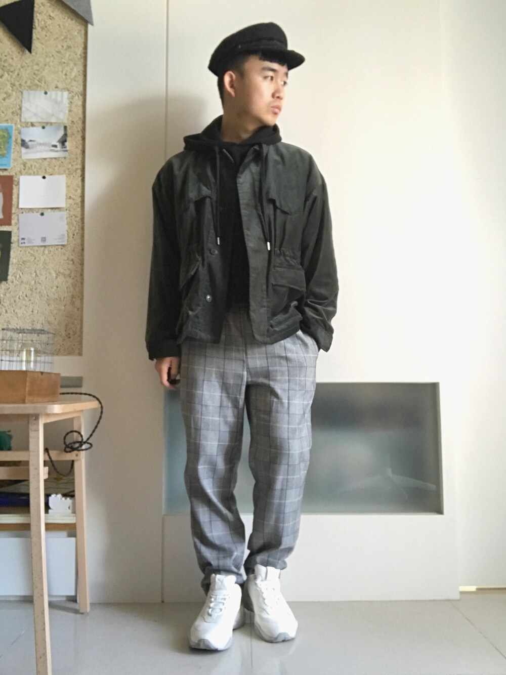 「winter、PUMA thunder spectra、HARE、oldschool、sporty」｜「HAREのアイテム（テーラードジャケット、グリーン系）」を使った、林宜弘さん（メンズ・165cm）の冬コーディネートの1枚目の写真