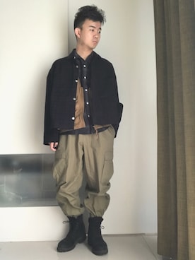 「アイテム（ミリタリージャケット、ゴールド系）」を使った、林宜弘さん（メンズ・165cm）の春コーディネート