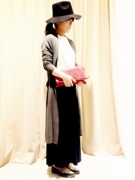 「アイテム（クラッチバッグ、レッド系）」を使った、takakoさん（レディース・157cm）の秋コーディネート