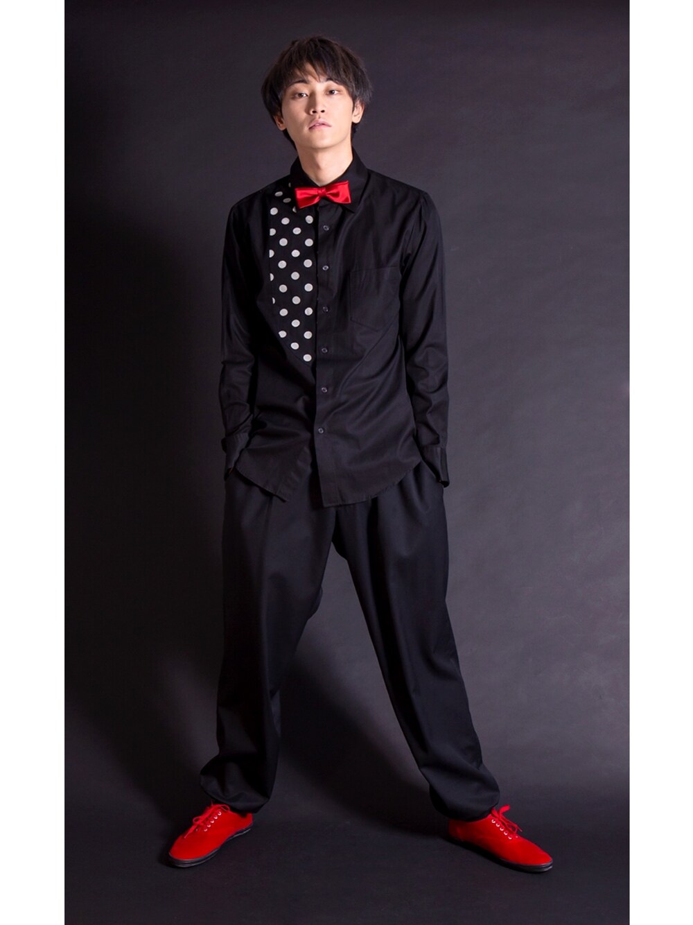 COMME des GARCONSの蝶ネクタイを使った人気ファッション