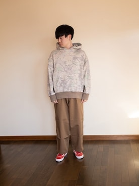 「Yeezy（イージー）のアイテム（トップス）」を使った、みなれんさん（メンズ・168cm）の春コーディネート