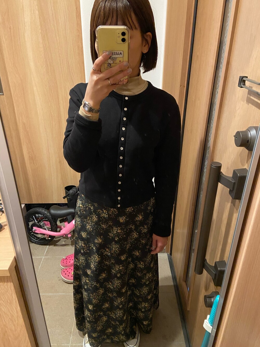 「UNIQLO、ユニクロ、リブハイネックT」｜「agnes b.のM001 CARDIGAN カーディガンプレッション（カーディガン/ボレロ、ブラック系）」を使った、krh810さん（レディース・154cm）の冬コーディネートの1枚目の写真