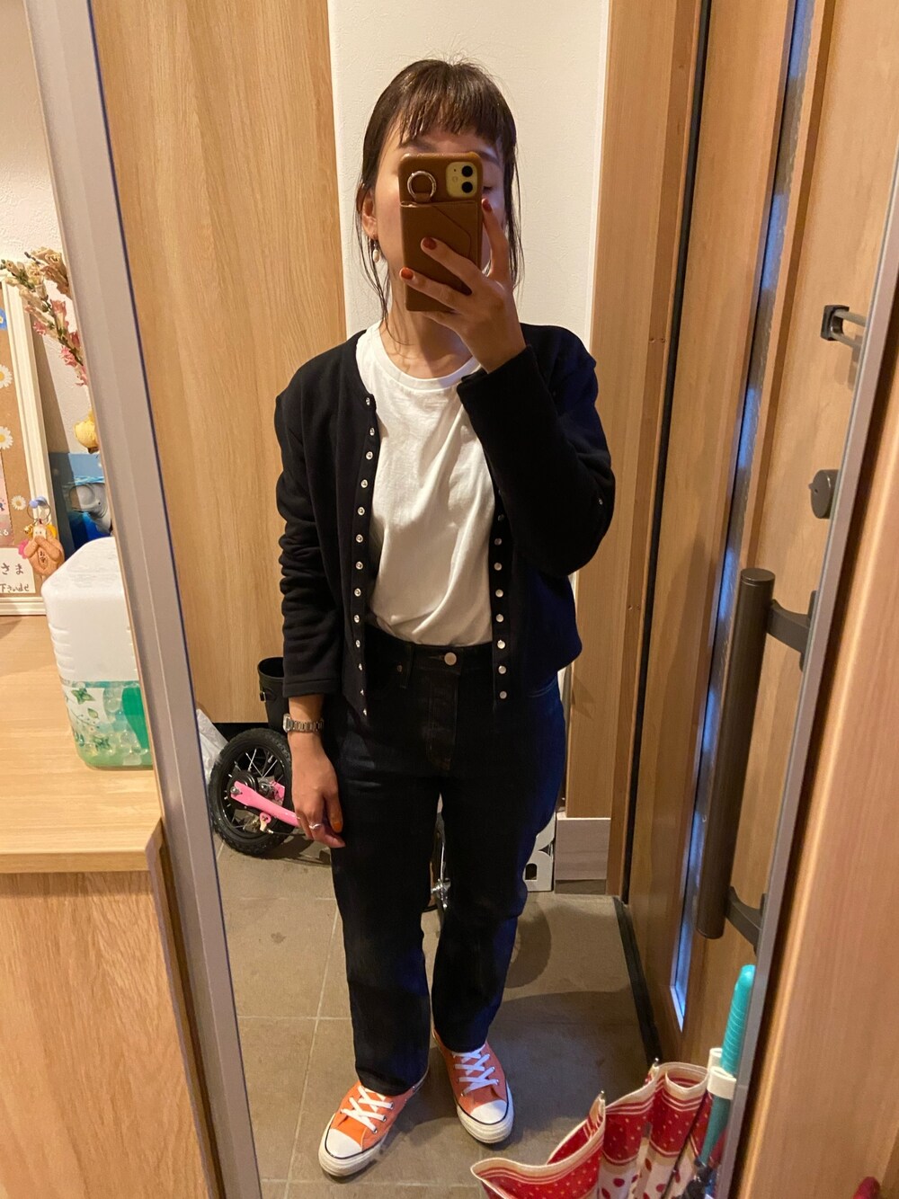 「通勤コーデ、梅雨、雨の日コーデ」｜「agnes b.のM001 CARDIGAN カーディガンプレッション（カーディガン/ボレロ、ブラック系）」を使った、krh810さん（レディース・154cm）の春コーディネートの1枚目の写真
