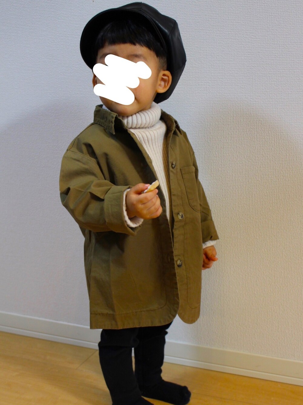 「秋冬コーデ、シンプル、ベビーコーデ、キッズコーデ、韓国子供服、男の子コーデ、女の子コーデ、男の子、女の子、おしゃれさんと繋がりたい」｜「childlikeのアイテム（ノーカラーコート、グリーン系）」を使った、ﾌﾞﾗｻﾞｰｽﾞさん（キッズ・90cm）の冬コーディネートの1枚目の写真