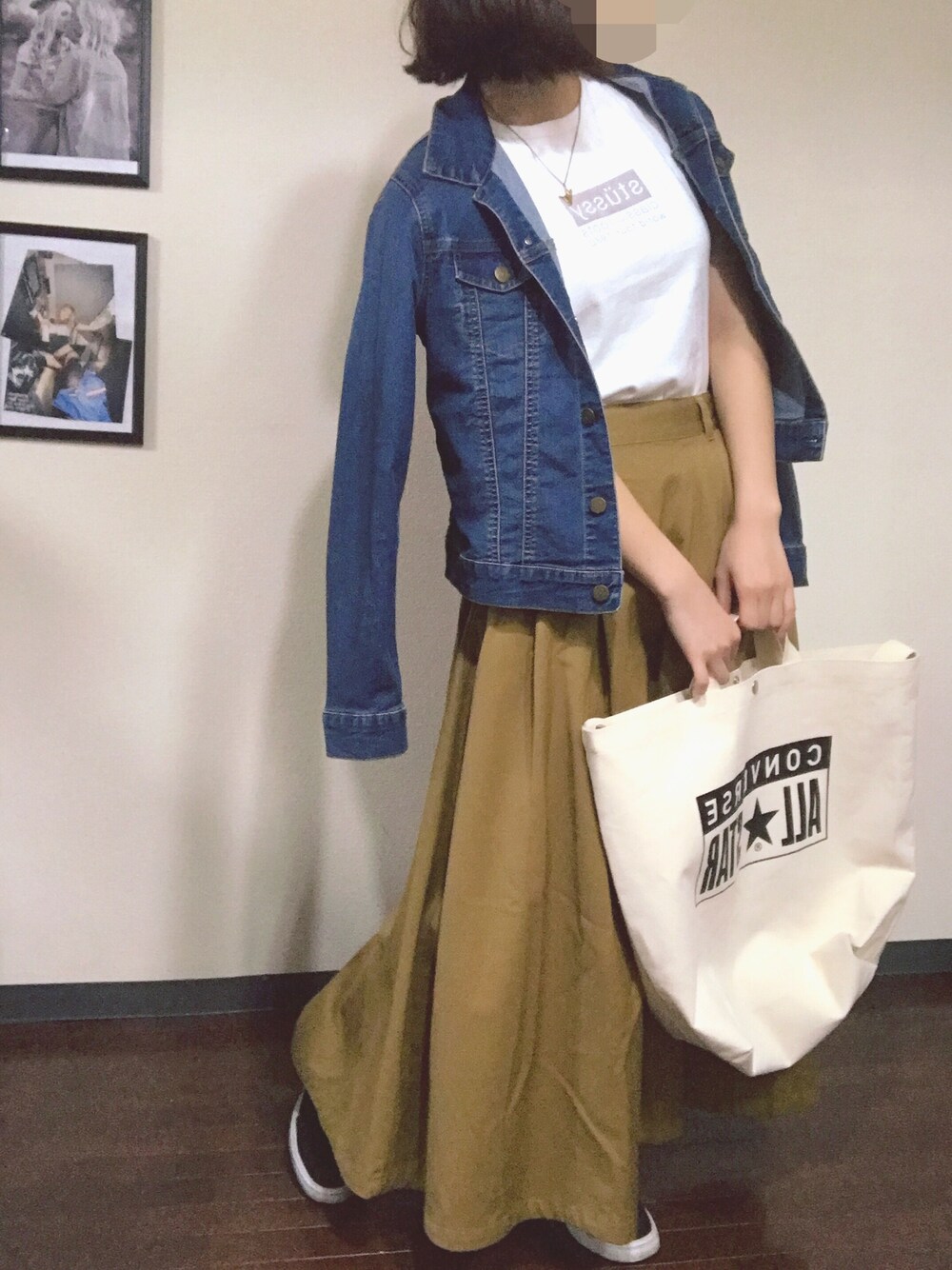 「お花見、お花見コーデ、カジュアル、スニーカーコーデ、休日スタイル」｜「STUSSYのClassic Roots Mini Tee（Tシャツ/カットソー、ホワイト系）」を使った、aiさん（レディース・160cm）の春コーディネートの1枚目の写真