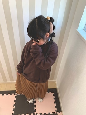 「アイテム（スカート、ブラウン系）」を使った、Ashleyさん（キッズ・120cm）の冬コーディネート