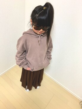 「アイテム（スカート、ブラウン系）」を使った、Ashleyさん（キッズ・120cm）の冬コーディネート