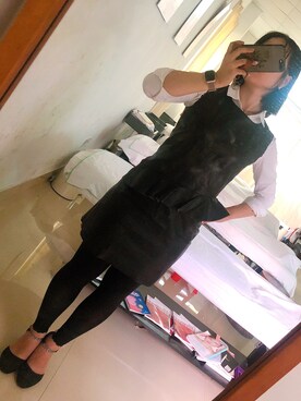 「通勤穿搭」｜「アイテム（ジャンパースカート）」を使った、雅云-Bonnieさん（レディース・157cm）の秋コーディネート