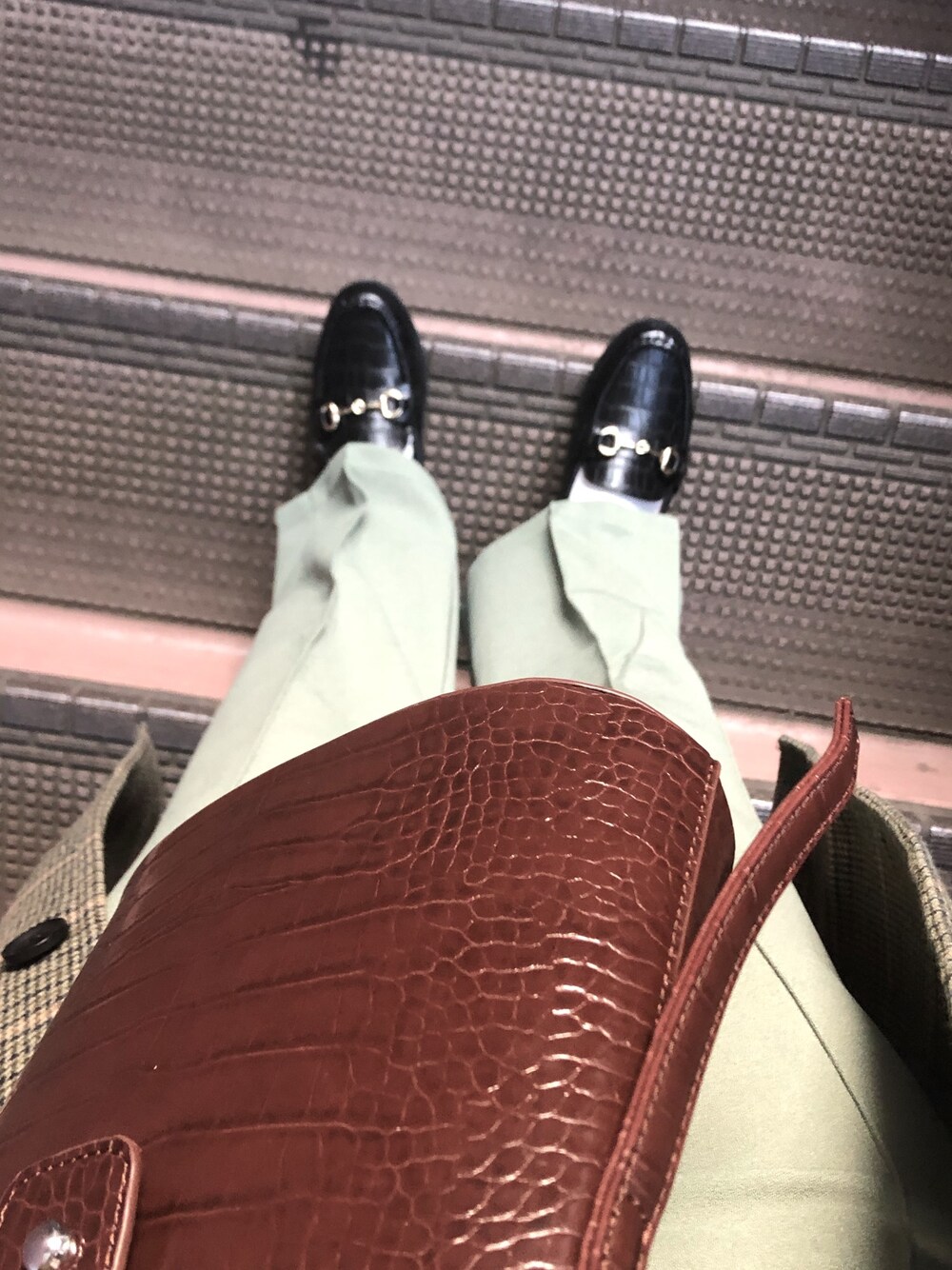 「ootd」｜「RETRO GIRLのアイテム（スラックス、グリーン系）」を使った、myhiiさん（レディース・164cm）の冬コーディネートの1枚目の写真