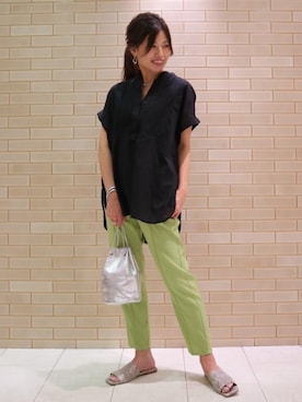 「green label relaxing（グリーンレーベルリラクシング）のアイテム（ピアス（両耳用））」を使った、葵さん（レディース・159cm）の春コーディネート