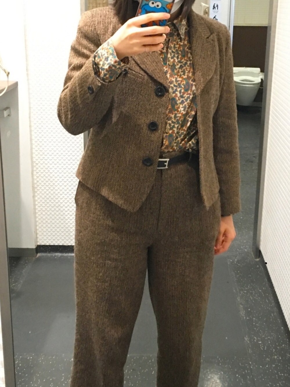 「セットアップ、ペイズリー柄シャツ、古着コーデ、古着MIX」｜「北千住・おひさま洋品店のアイテム（テーラードジャケット、ブラウン系）」を使った、な🌊さん（レディース・160cm）の冬コーディネートの1枚目の写真