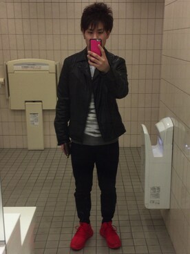 「AZUL by moussy（アズールバイマウジー）のアイテム（ライダースジャケット）」を使った、たまけんさん（メンズ・171cm）の冬コーディネート
