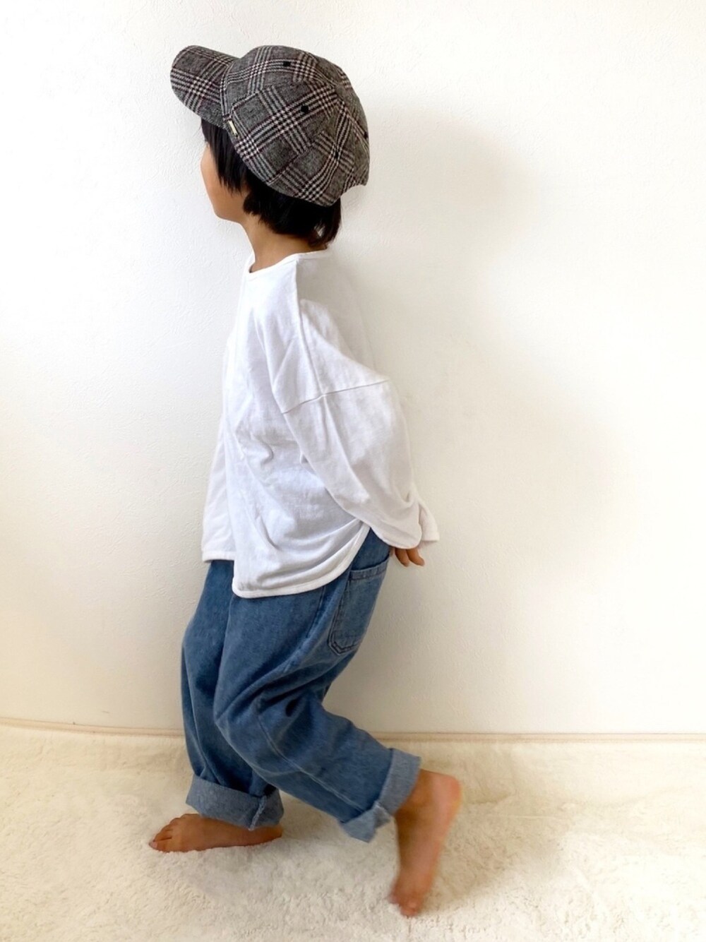 「秋コーデ、キッズコーデ、韓国子供服、韓国ファッション、おしゃれさんと繋がりたい、秋のコーデ、デニム、カジュアル、ゆるコーデ、デニムパンツ」｜「イトウゴフクのアイテム（キャップ、グレー系）」を使った、skyouさん（キッズ・100cm）の秋コーディネートの1枚目の写真