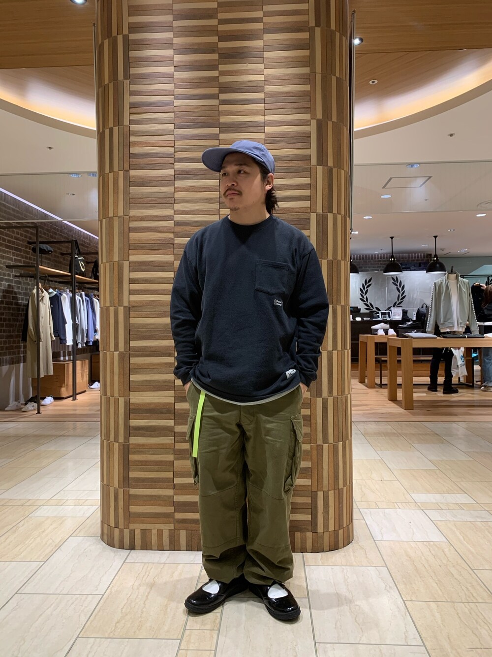 「MANASTASH、カノコTシャツ、春コーデ、ロンT、ポケットT、軍パン、ワークスタイル、アメカジ、BEAVER、BEAVER名古屋」｜「MANASTASHのMANASTASH/マナスタッシュ　KANOKO LS TEE 鹿の子ロングスリーブTEE（Tシャツ/カットソー、ブラック系）」を使った、伊藤さん（メンズ・165cm）の春コーディネートの1枚目の写真