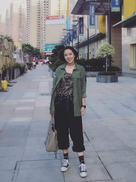 「CONVERSE（コンバース）のアイテム（スニーカー、ブラック系）」を使った、athena*何静さん（レディース・163cm）の秋コーディネート