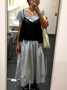 「RNA（アールエヌエー）のアイテム（トートバッグ）」を使った、滋流さん（レディース・159cm）の夏コーディネート