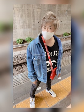 「OFF-WHITE」｜「アイテム（デニムジャケット）」を使った、シータロスさん（メンズ・170cm）の秋コーディネート