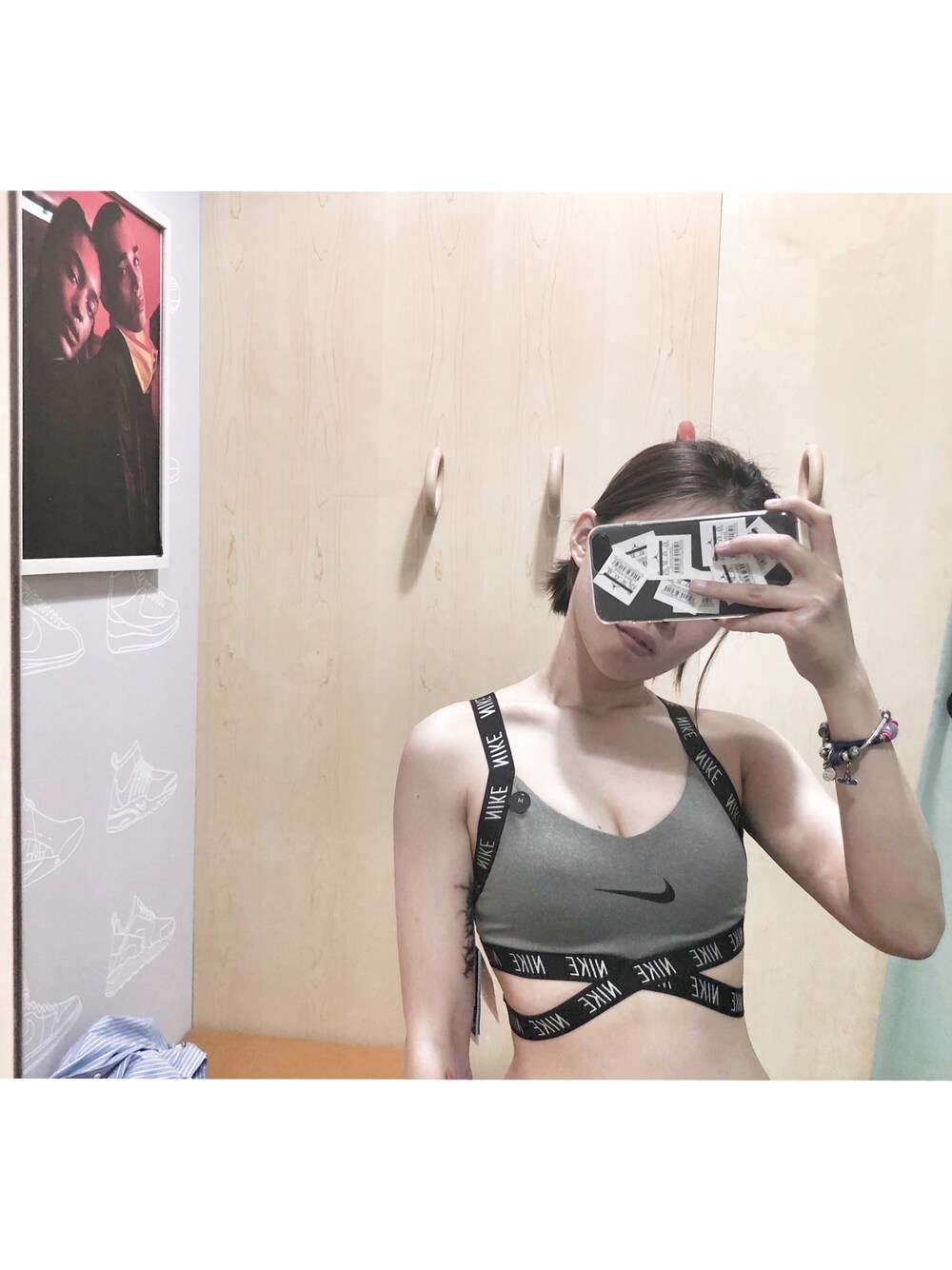 「NIKEのアイテム（アンダーウェア、グレー系）」を使った、wjchauさん（レディース・165cm）の秋コーディネートの1枚目の写真