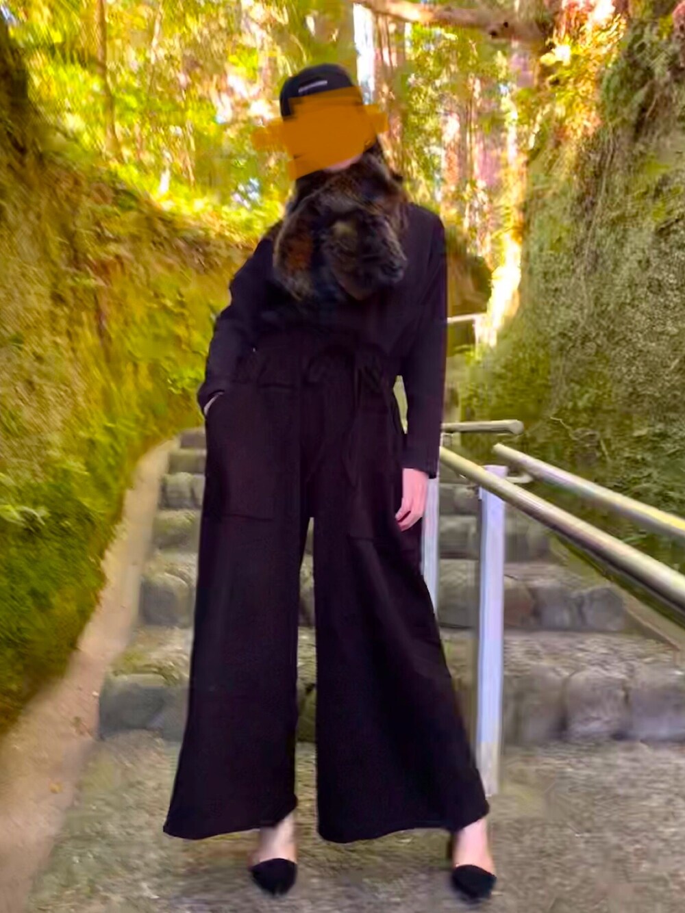 「LVEU.のアイテム（スウェットパンツ、ブラック系）」を使った、Mikoさん（レディース・162cm）の秋コーディネートの1枚目の写真