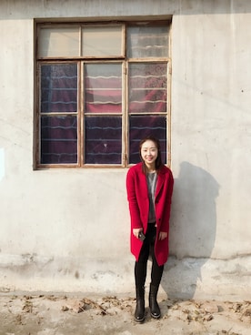 「アイテム（ダッフルコート、レッド系）」を使った、芸朵快跑さん（レディース・166cm）の春コーディネート