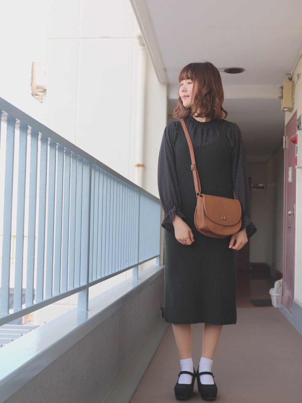 「ドット、休日スタイル、春コーデ、シンプルコーデ、オトナ女子、プチプラ、GU、おしゃれさんと繋がりたい、ブラウス、ショルダーバッグ」｜「E hyphen world galleryのアイテム（シャツ/ブラウス、ブラック系）」を使った、すみカピさん（レディース・157cm）の春コーディネートの1枚目の写真