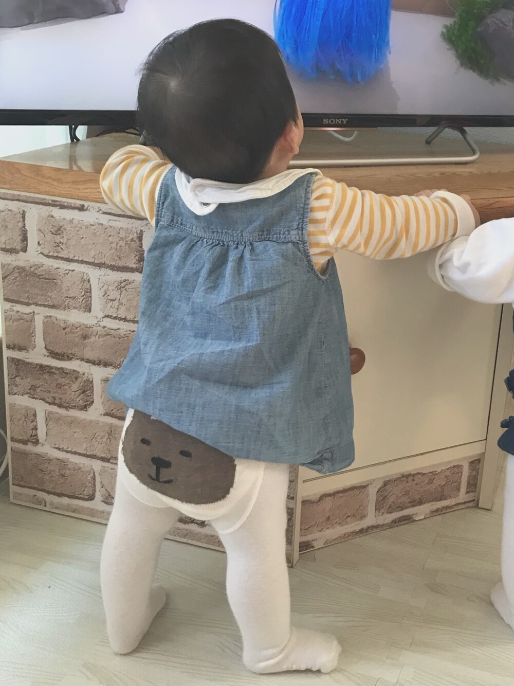 「くまさんタイツ、赤ちゃんコーデ、タイツコーデ」｜「babyGAPのアイテム（ママ＆ベビー、ブルー系）」を使った、fuuka◡̈⃝さん（キッズ・60cm）の秋コーディネートの1枚目の写真