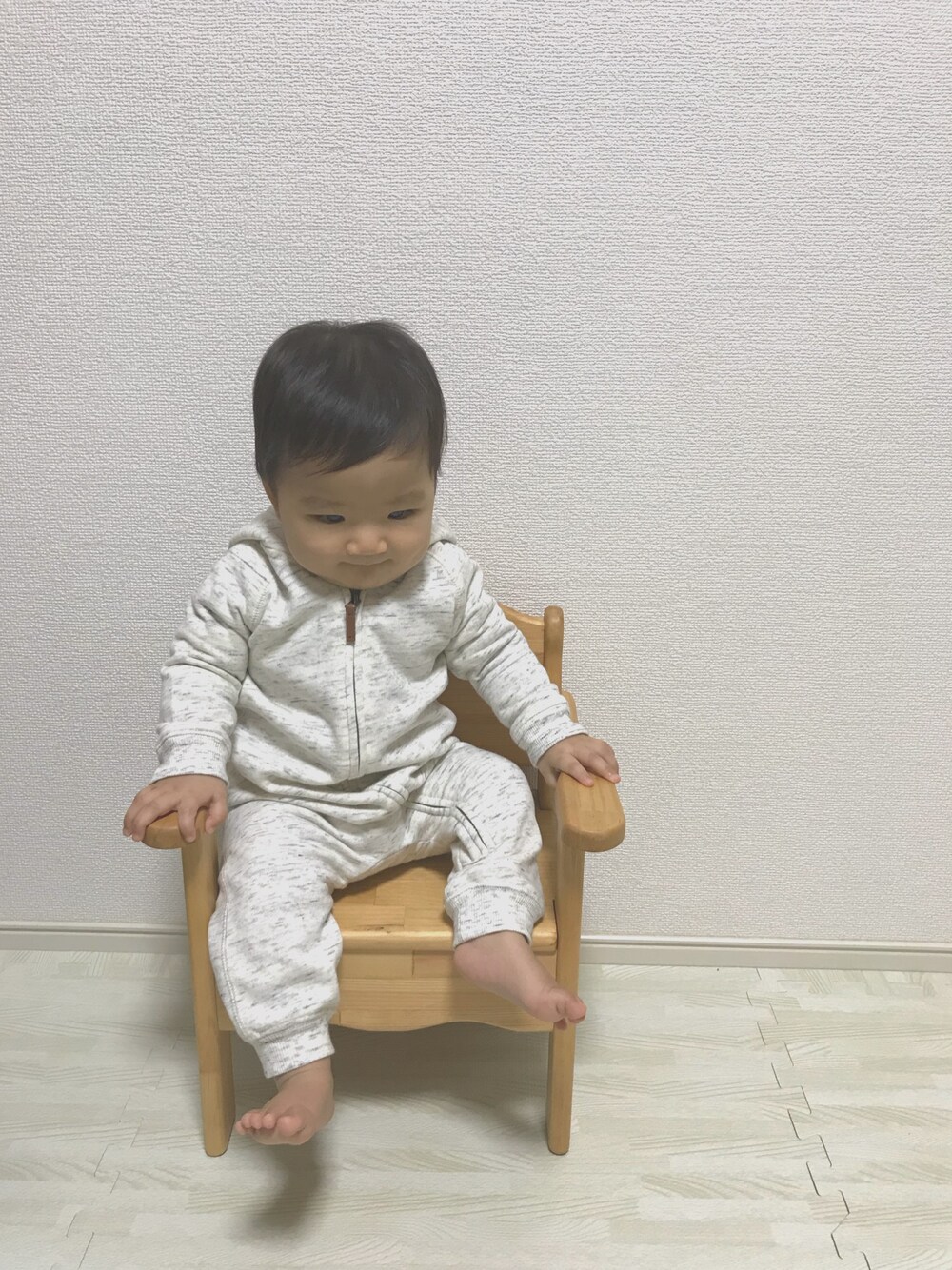 「寝巻き、赤ちゃん、おんなのこ」｜「H&Mのアイテム（ママ＆ベビー、ホワイト系）」を使った、fuuka◡̈⃝さん（キッズ・60cm）の秋コーディネートの1枚目の写真