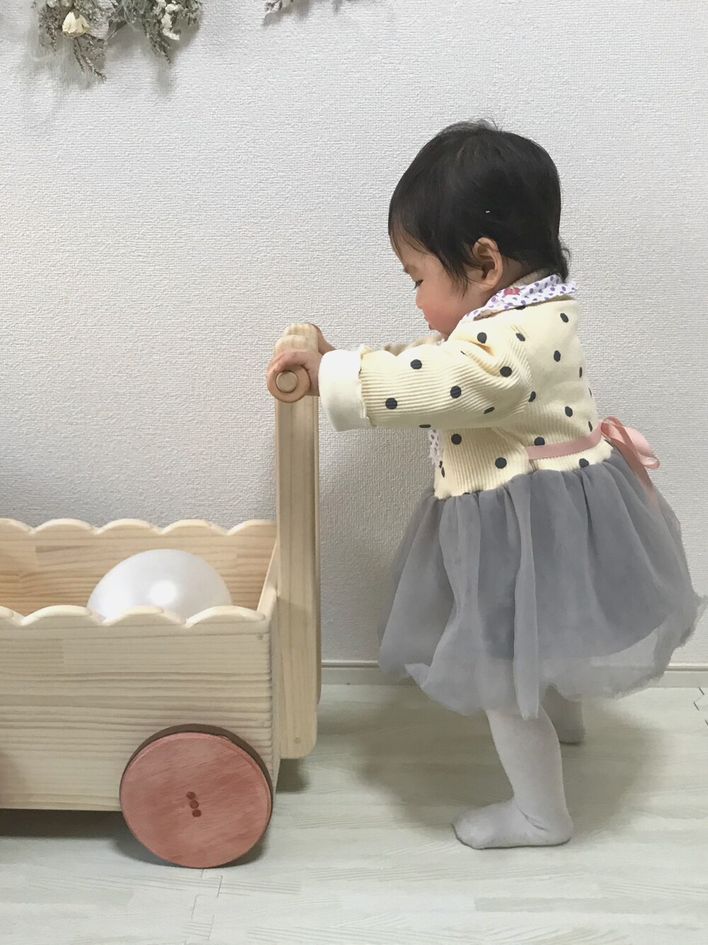 「キッズコーデ、1歳誕生日、女の子コーデ、チュニックワンピ」｜「韓国ファッション #Kのアイテム（ワンピース、ベージュ系）」を使った、fuuka◡̈⃝さん（キッズ・60cm）の春コーディネートの1枚目の写真