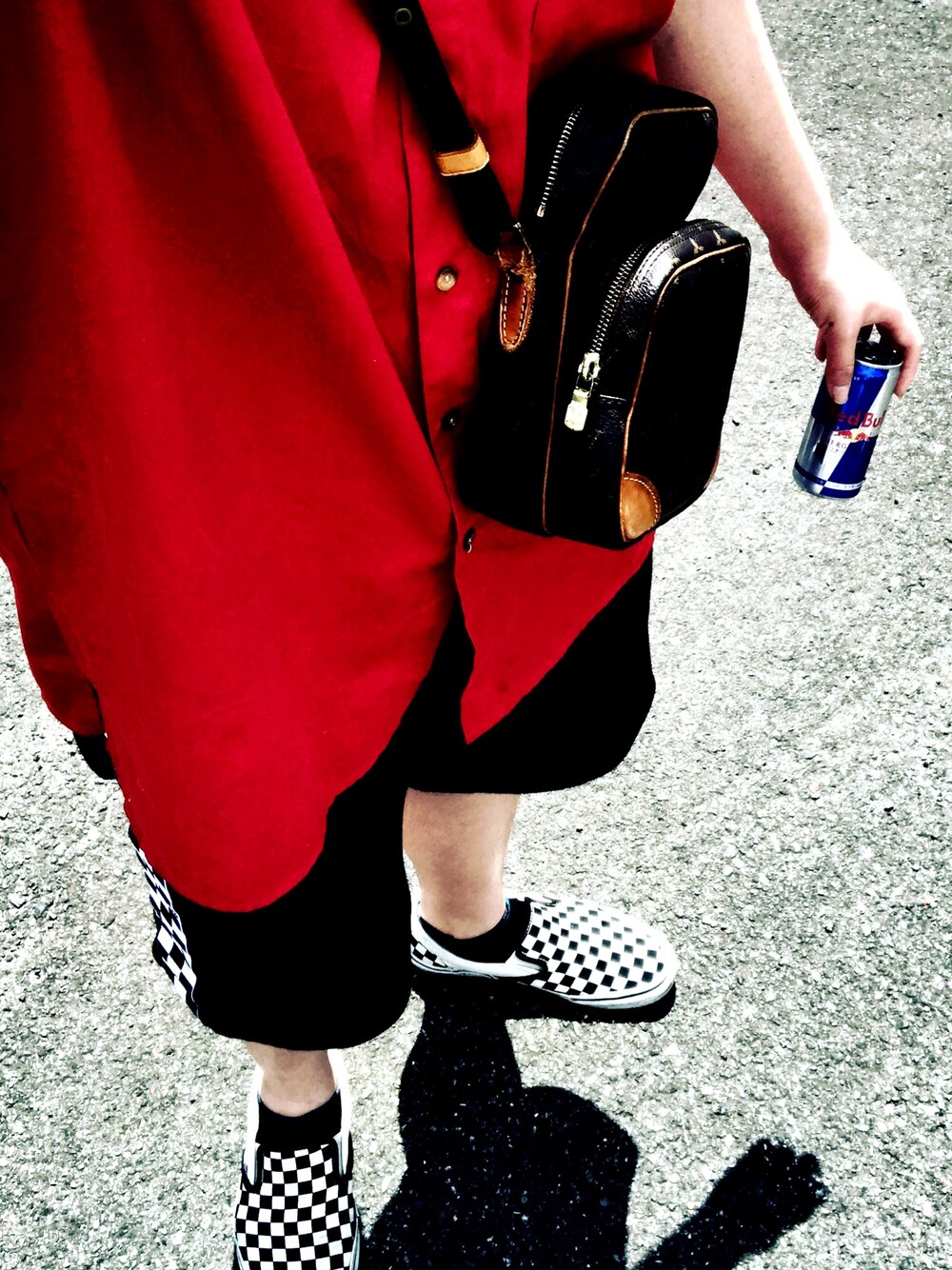 「ダ洒落、赤、red、黒白、フォローお願いします、andsuns、古着、夏、夏コーデ、LouisVuitton」｜「古着のアイテム（シャツ/ブラウス、レッド系）」を使った、たろうさん（メンズ・170cm）の夏コーディネートの1枚目の写真