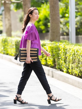 「アイテム（クラッチバッグ）」を使った、NBB STAFF 09さん（レディース・157cm）の春コーディネート