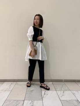 「アイテム（ショルダーバッグ、イエロー系）」を使った、NBB STAFF 09さん（レディース・157cm）の夏コーディネート