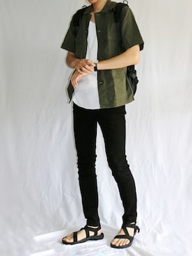 「UNIQLO（ユニクロ）のWOMEN ウルトラストレッチジーンズ（デニムパンツ）」を使った、とっきーさん（メンズ・184cm）の夏コーディネート