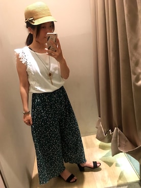 「Green　Parks（グリーンパークス）の・フラワー柄ヨウリュウパンツ（その他パンツ、グリーン系）」を使った、yoshiepiyoさん（レディース・159cm）の春コーディネート